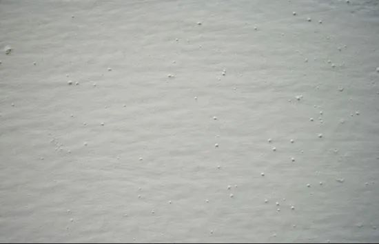 鋁型材噴涂設(shè)備粉末靜電噴涂表面顆粒成因及其應(yīng)對(duì)措施 鋁型材噴涂設(shè)備粉末靜電噴涂表面顆粒成因及其應(yīng)對(duì)措施