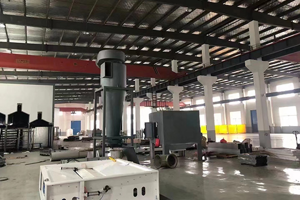 項目工程忙 環(huán)保型噴塑流水線設備有序安裝中 項目工程忙 環(huán)保型噴塑流水線設備有序安裝中