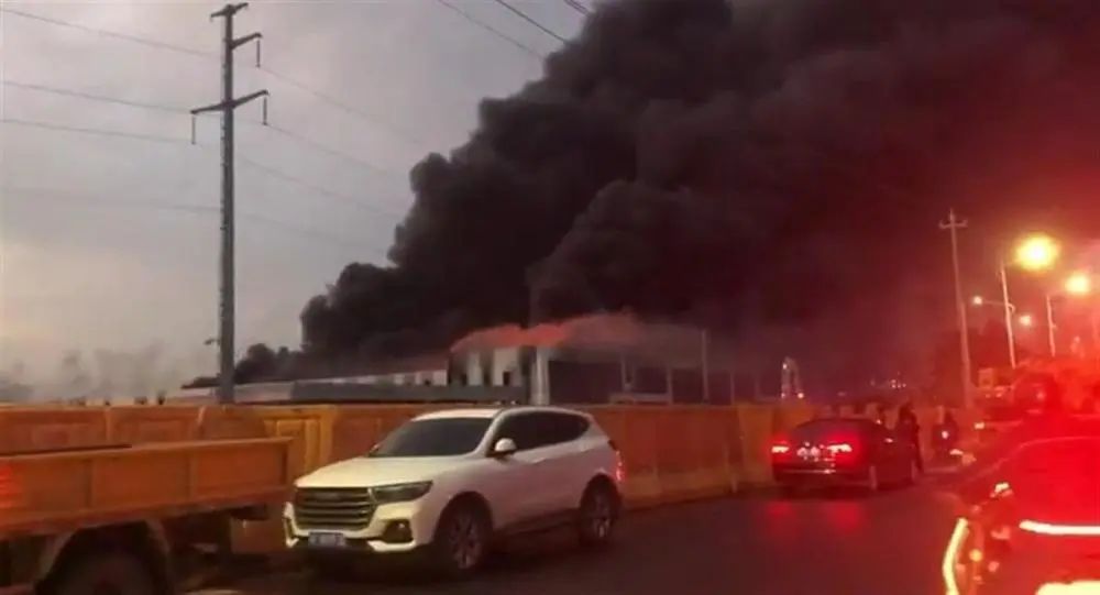 江蘇徐州一百億項(xiàng)目廠房起火致5死2傷丨安全生產(chǎn)防線需筑牢 江蘇徐州一百億項(xiàng)目廠房起火致5死2傷丨安全生產(chǎn)防線需筑牢