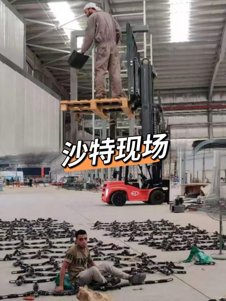 City不City啊?沙特噴涂線設(shè)備現(xiàn)場(chǎng)安裝紀(jì)實(shí)照! City不City啊?沙特噴涂線設(shè)備現(xiàn)場(chǎng)安裝紀(jì)實(shí)照!